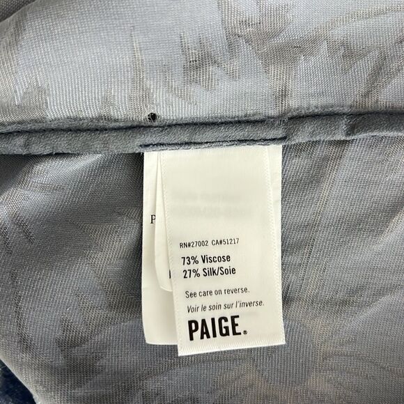 Poppy's blue floral blouse on The Bold and the Beautiful - Picture 10 of 13